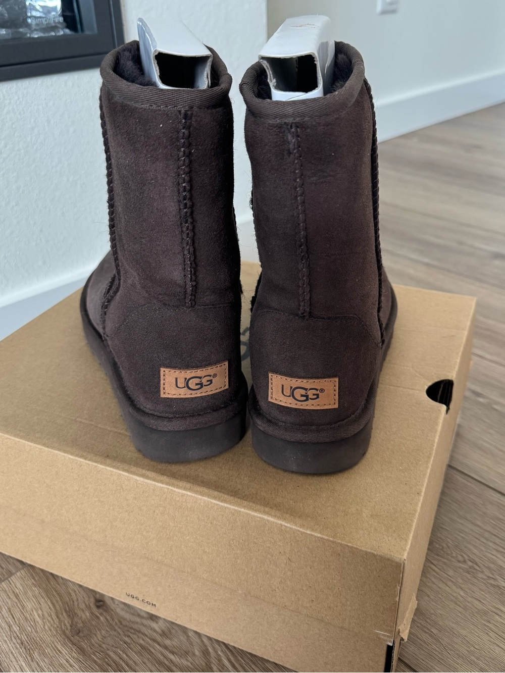 UGG Classic Short II Boots Brown Women’s Size 8